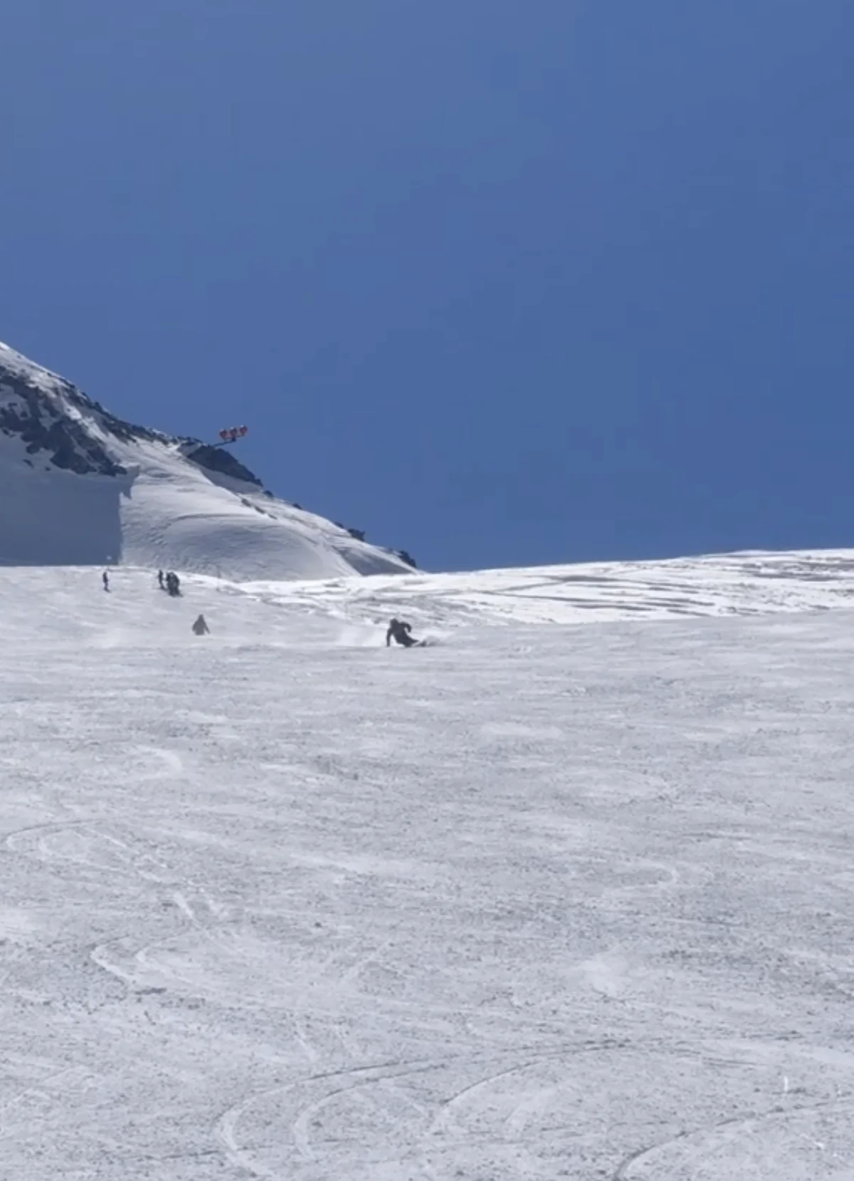 Bad zoom example with the skier too small in frame